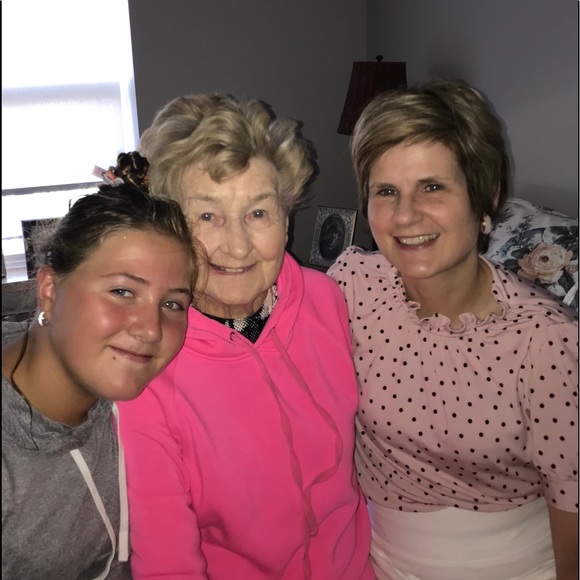 Meet your Posher, Yvette - Picture 1 of 1